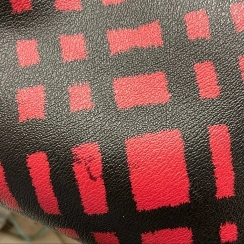 Coach reversible CITY TOTE WITH WILD PLAID PRINT  F22247 red black